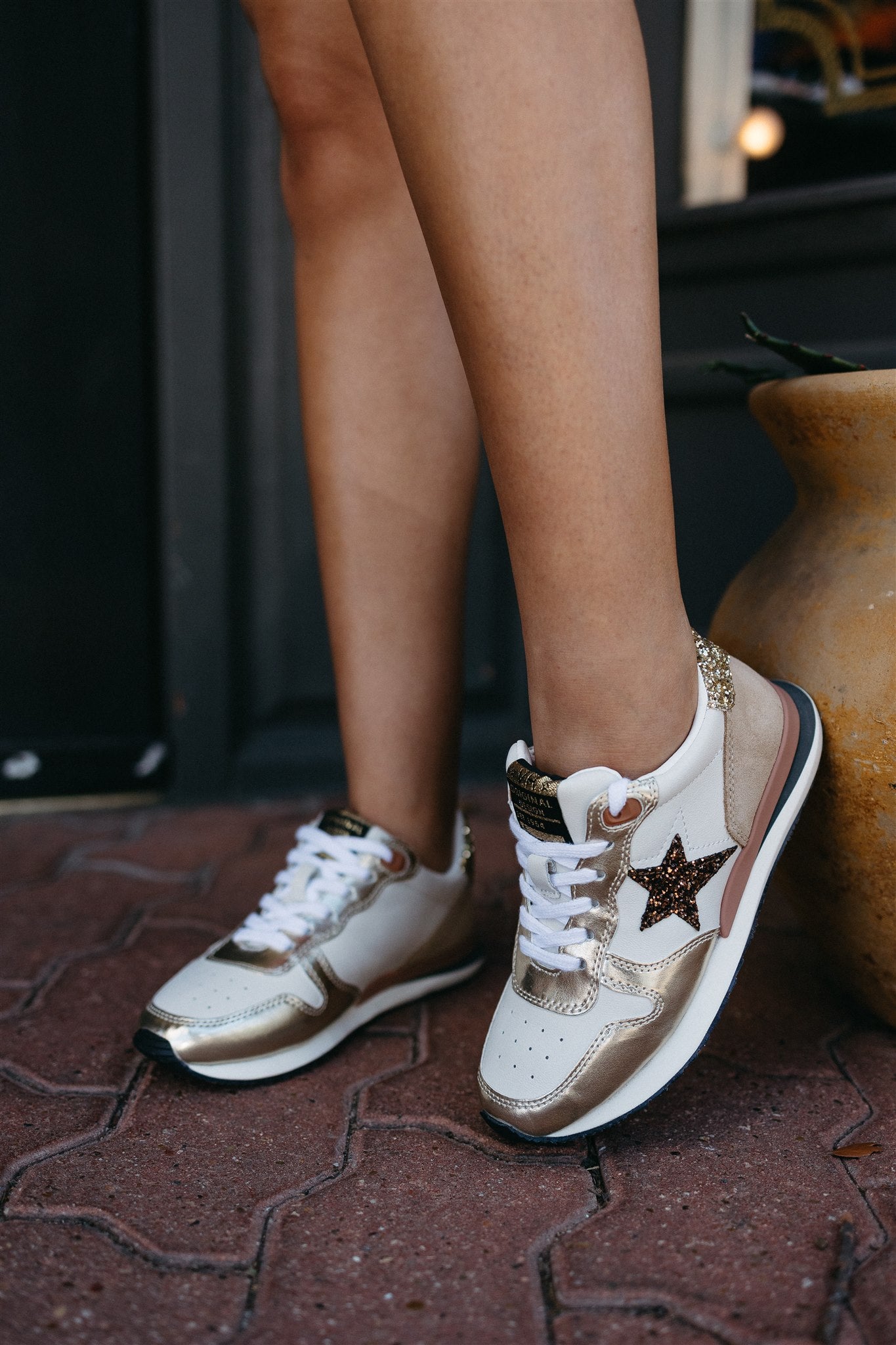 Krage tvetydig kærtegn Vintage Havana Gold Glitter Running Shoe Sneaker – Tomé Boutique